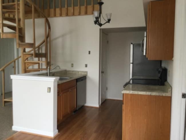 Building Photo - 616 Foxcroft Cir