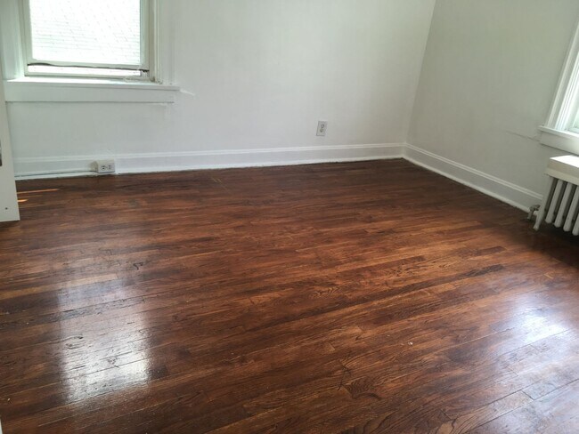 Foto del edificio - 5626 Wilkins Ave