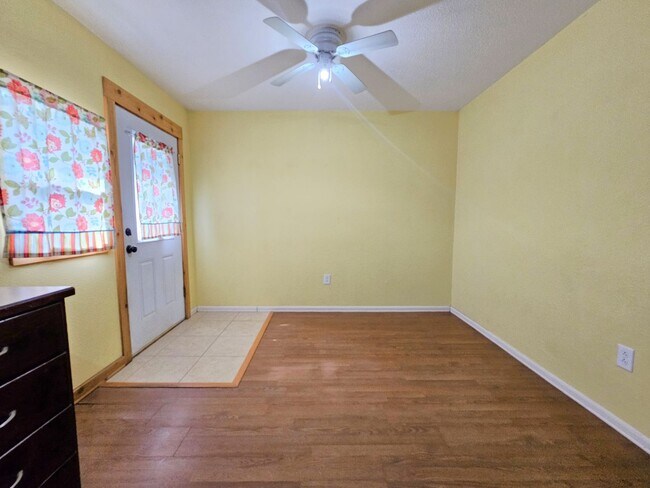 Building Photo - Cozy 3 Bed/2Bath/1Gar House
