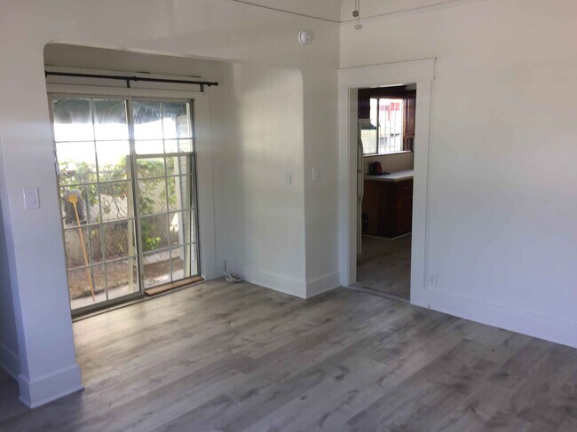 Foto del edificio - 1150 N Ardmore Ave