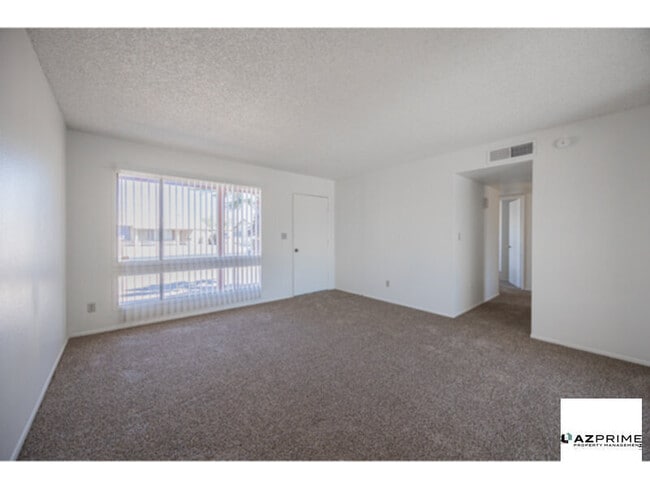 Building Photo - Charming 3/2 Peoria House - Comfort &amp; Convenience!