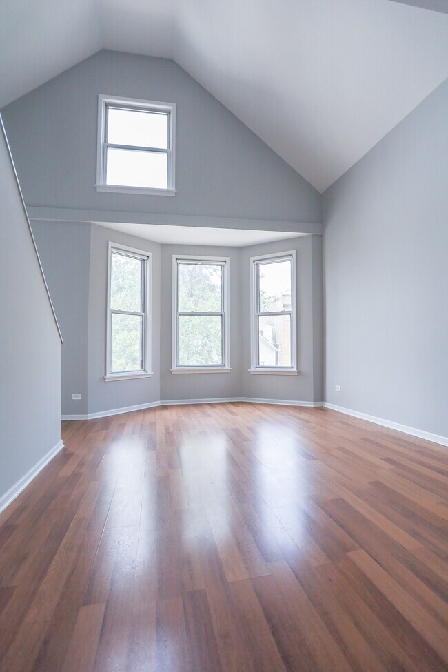 Foto del edificio - 2143 W Belmont Ave