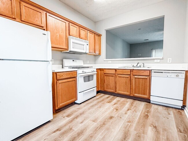 Foto del edificio - Spacious townhome in downtown Dawsonville