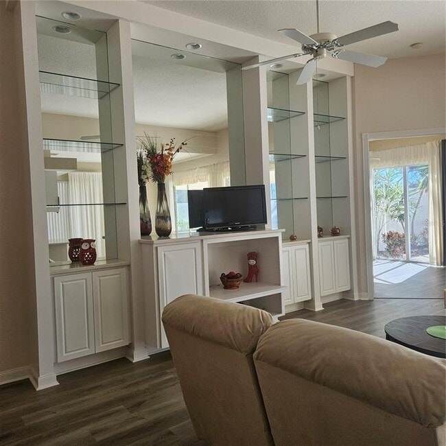 Building Photo - 13415 Coluccio St