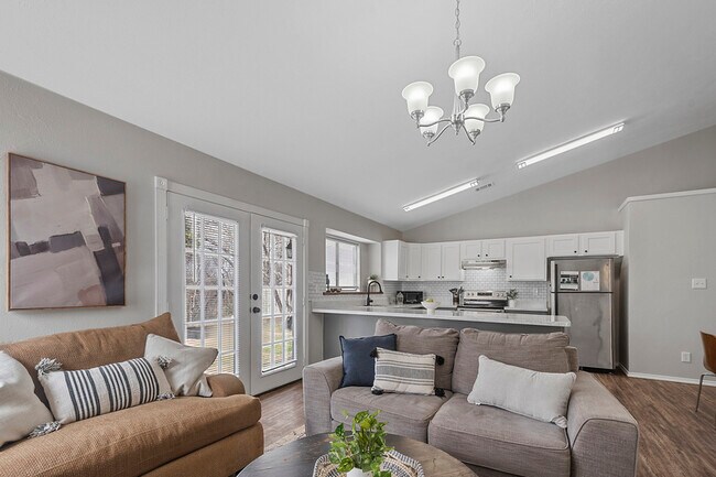 Building Photo - 2108 Wilmette Dr