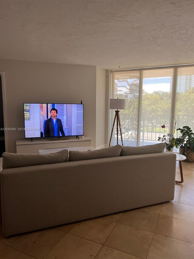 Foto del edificio - 18181 NE 31st Ct
