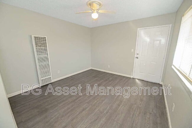 Building Photo - 1928 Ethan Way