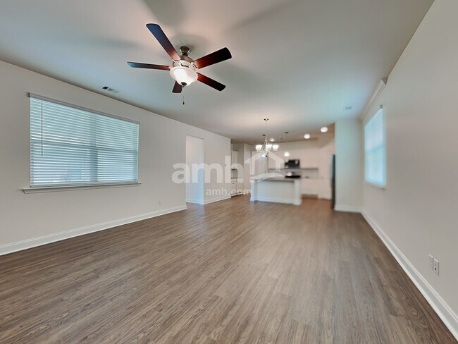 Foto del edificio - 307 Dogwood Cir