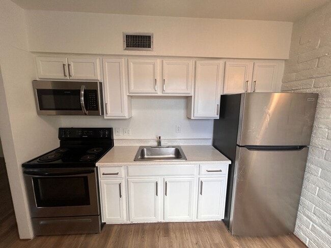 Interior Photo - MOUNTAIN PLAZA