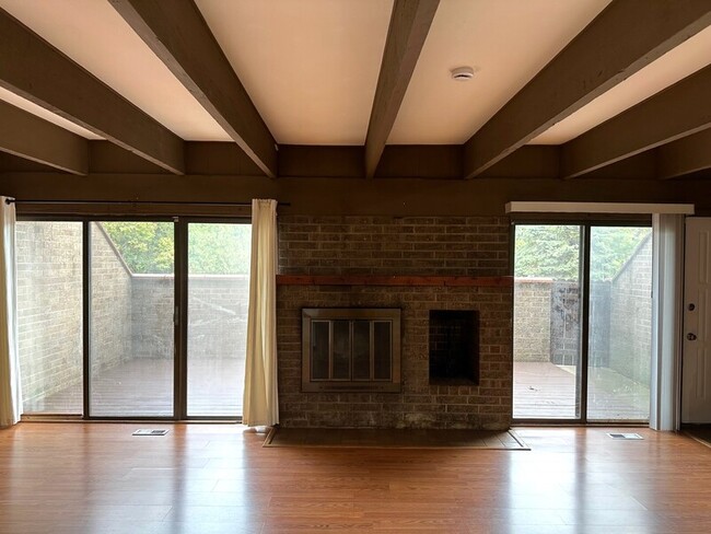 Building Photo - 709 Kenneth Cir