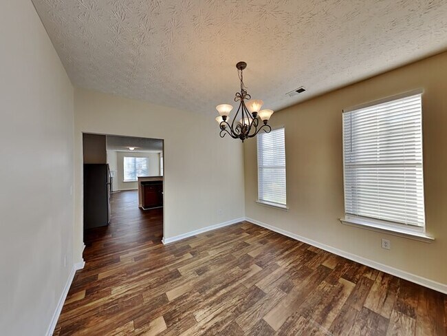 Building Photo - One Month Free! Move in!!Beautiful 3 Bedro...