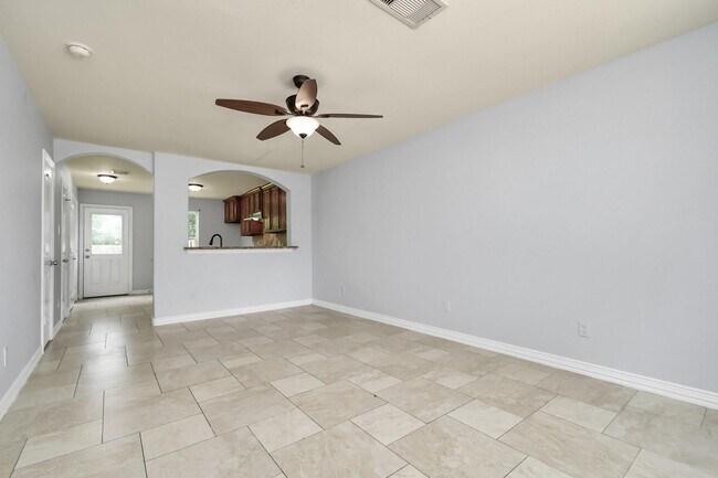 Foto del edificio - 10022 Raymondville Rd