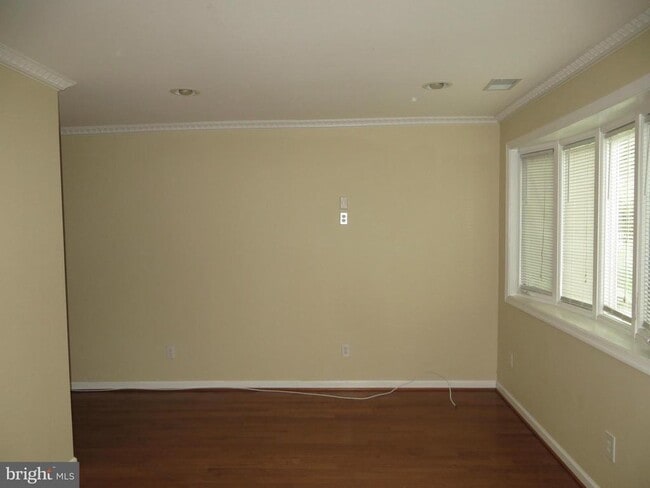 Building Photo - 50 E Reed Ave