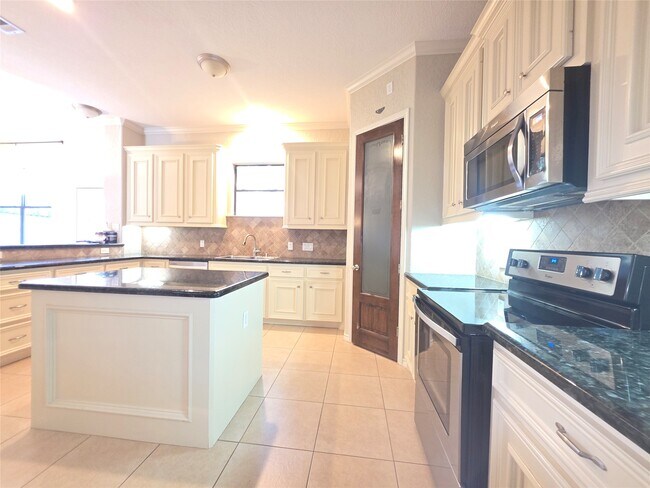 Foto del edificio - 1898 Longmire Rd