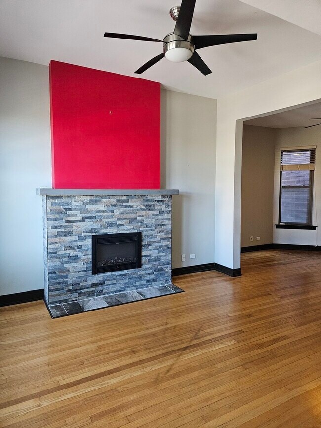 Foto del edificio - 1428 N Western Ave