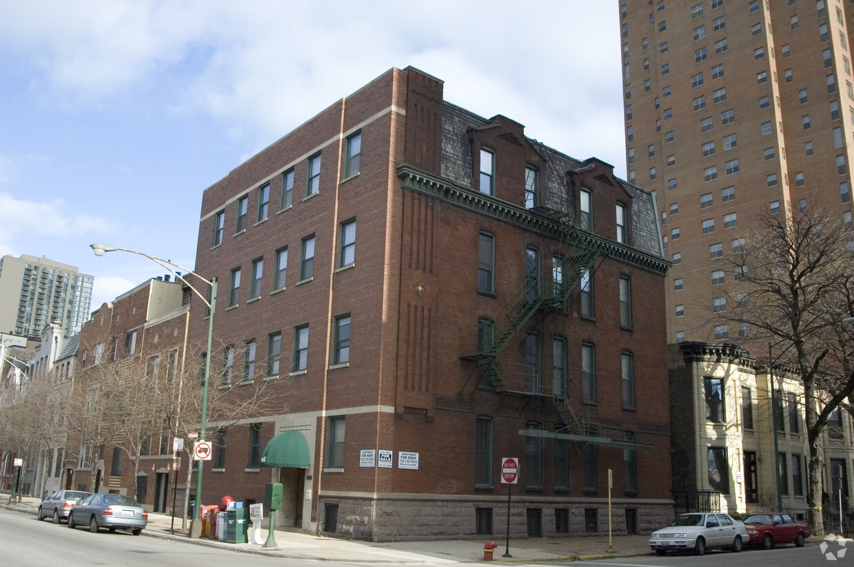Building Photo - 851 N LaSalle St