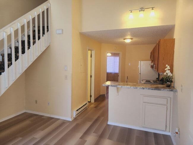 Photo - 147 Wellington St House