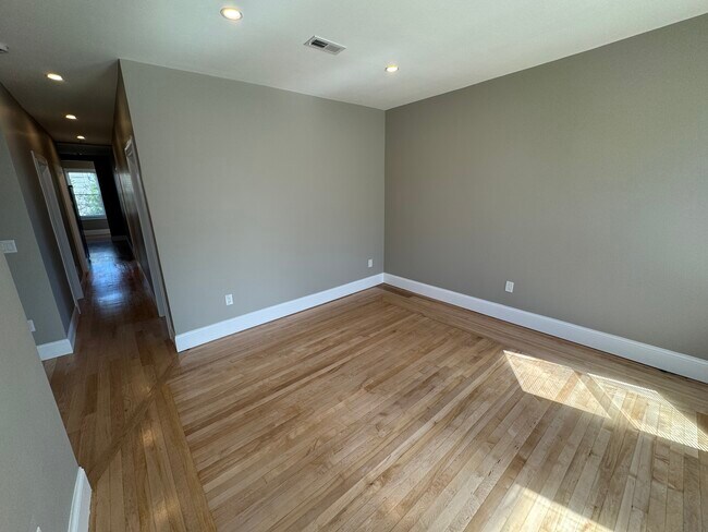 Foto del edificio - 31 Cameron Ave