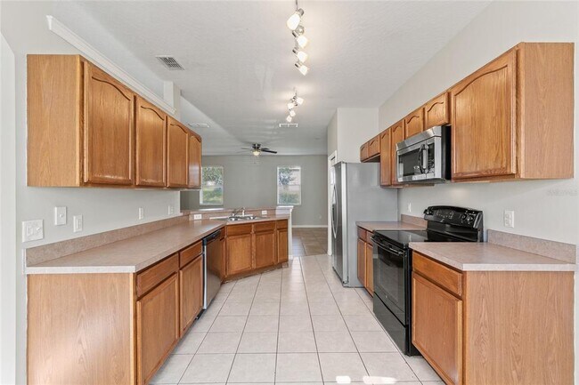 Building Photo - 2709 Savannah Dr