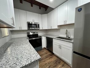 Building Photo - 10623 Royal Palm Blvd