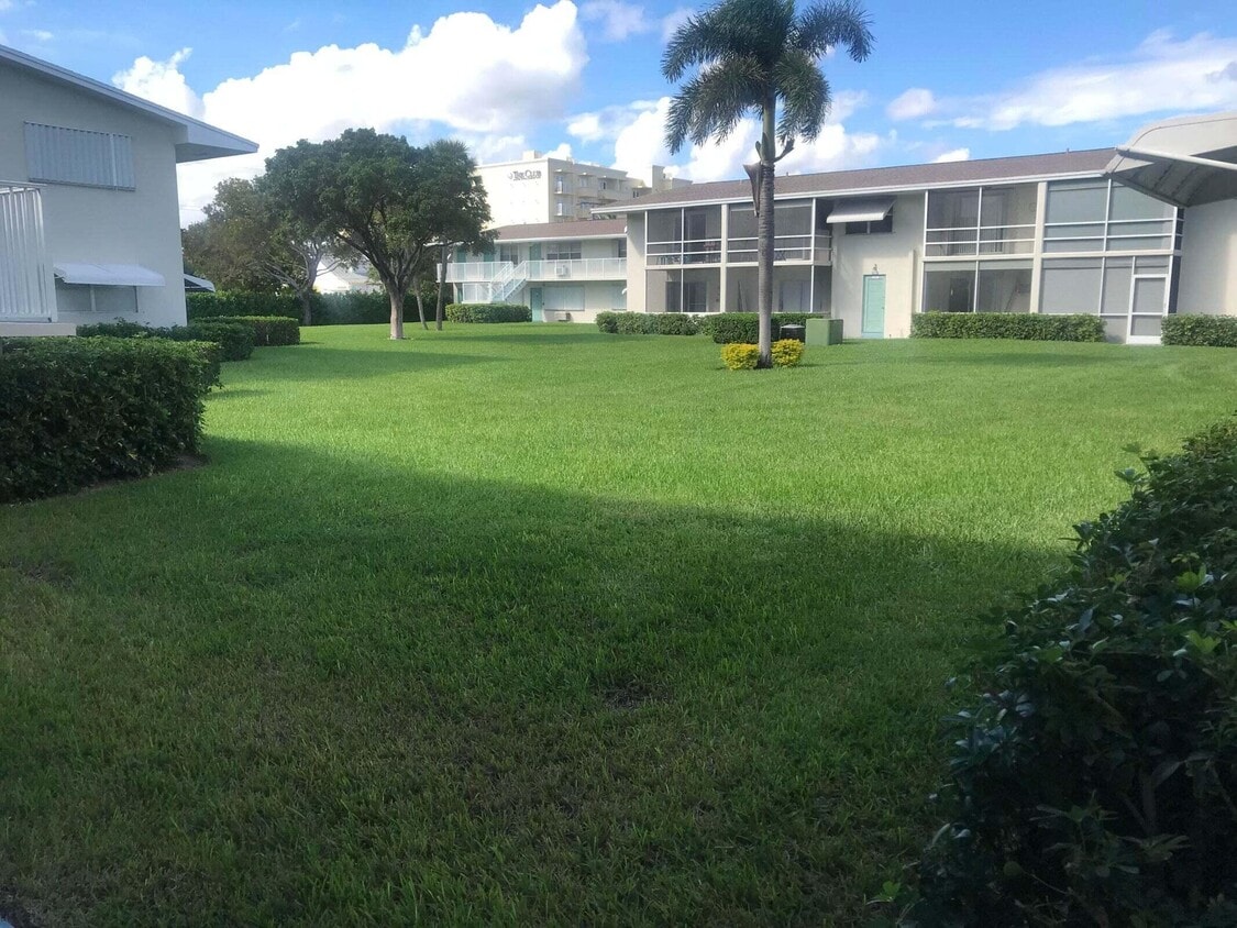 880 Horizon W Unit 206, Boynton Beach, FL 33435 Condo for Rent in