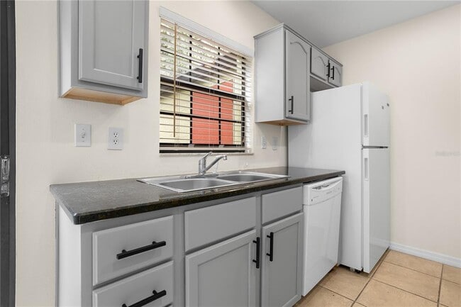 Building Photo - 7337 Cedar Creek Ct