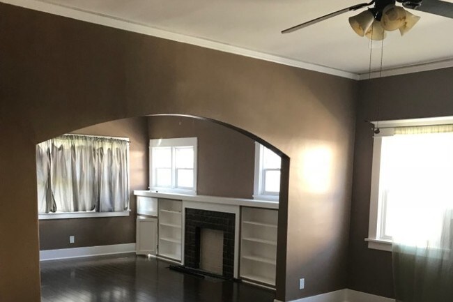 Liv/Dining room - 3013 W 2nd St