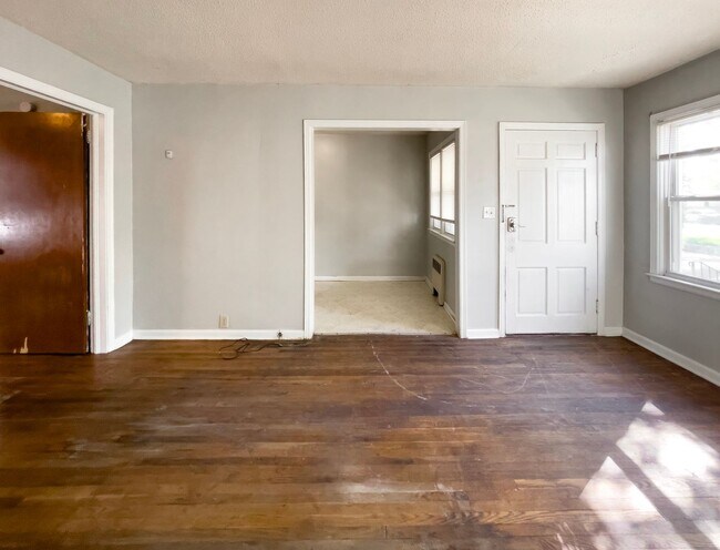 Building Photo - Cozy 1 bedroom, Close to Campus