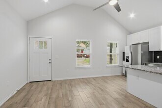 Building Photo - 16902 Balmoral St