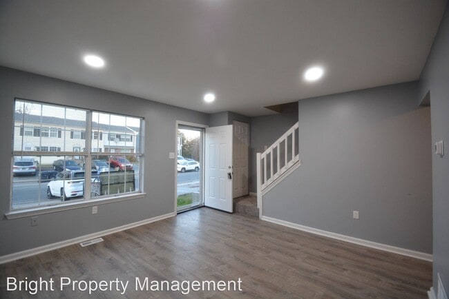 Building Photo - 3 br, 1.5 bath House - 78 E. Cole Blvd