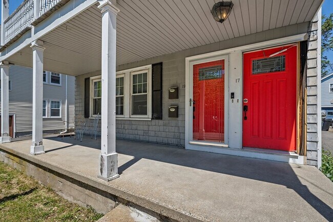 Building Photo - 17 Rendall Pl