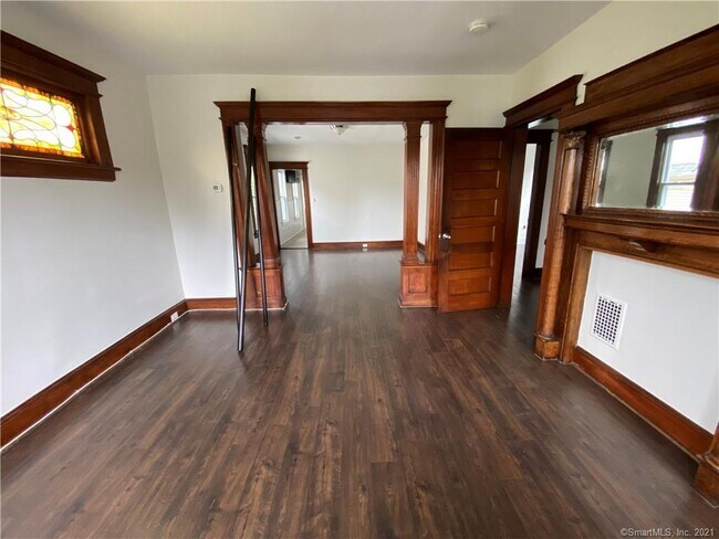 Building Photo - 1471 North Ave