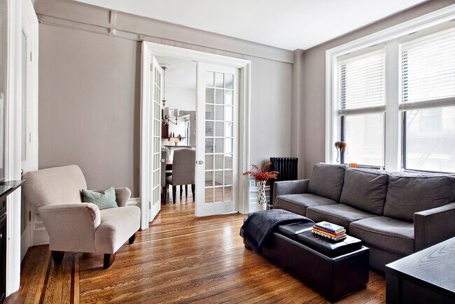 Foto del edificio - 532 W 111th St