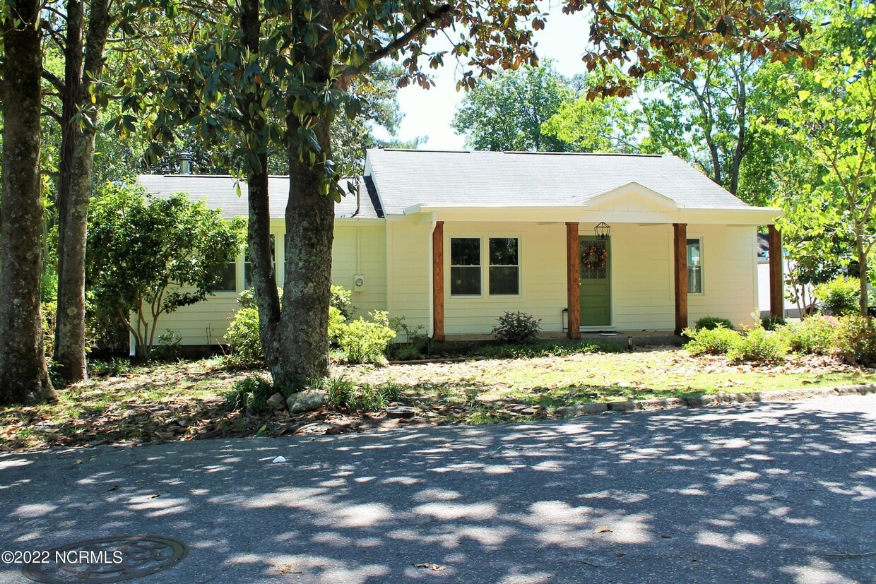 Primary Photo - 275 Piney Ln