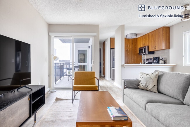 Building Photo - 615 S Catalina Ave