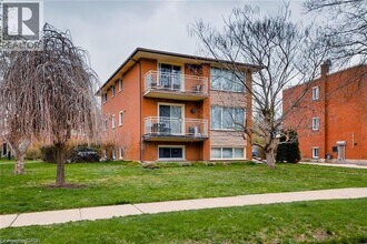 Building Photo - 92 Confederation Dr