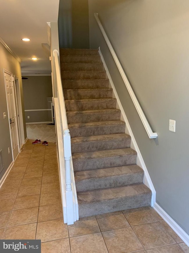 Foto del edificio - 6913 Rolling Creek Way