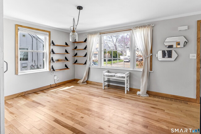 Foto del edificio - 855 Riverside Dr