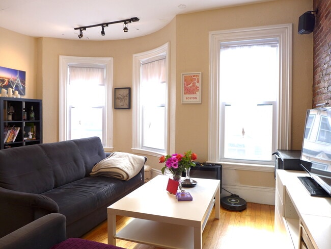 Building Photo - 49 Delle Ave