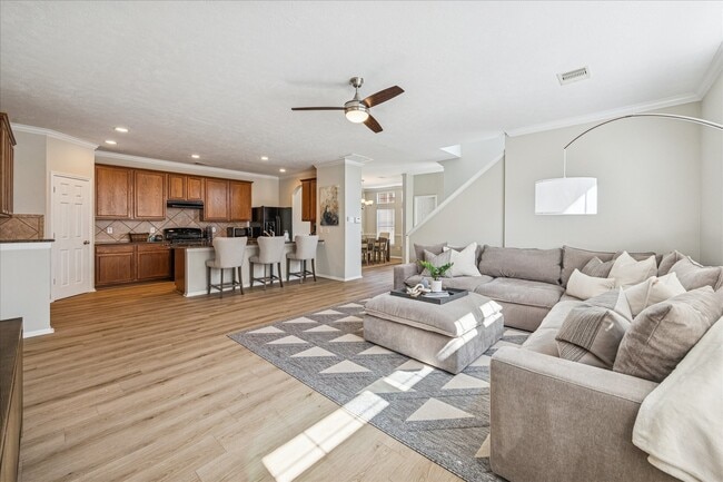 Building Photo - 3319 Leading Point Dr