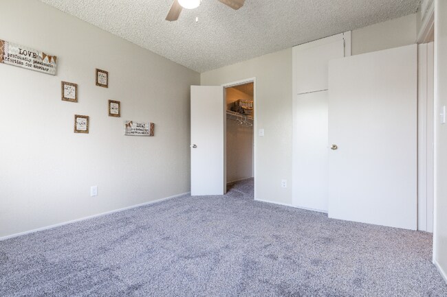 Foto del edificio - 1205 E 22nd St