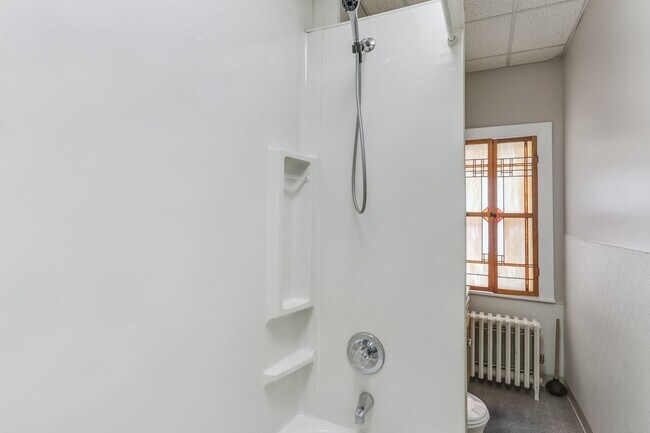 Foto del edificio - 404-406 Hummel Ave