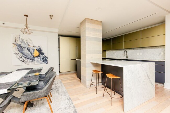 Foto del edificio - 1280 W Peachtree St NW