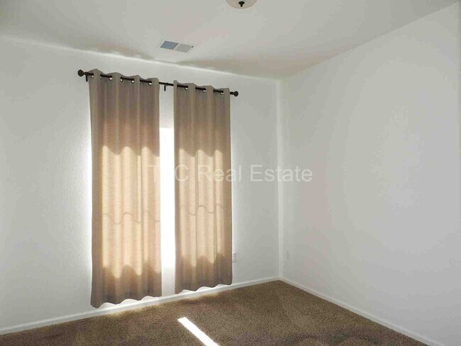 Foto del edificio - 18091 E 44th Pl