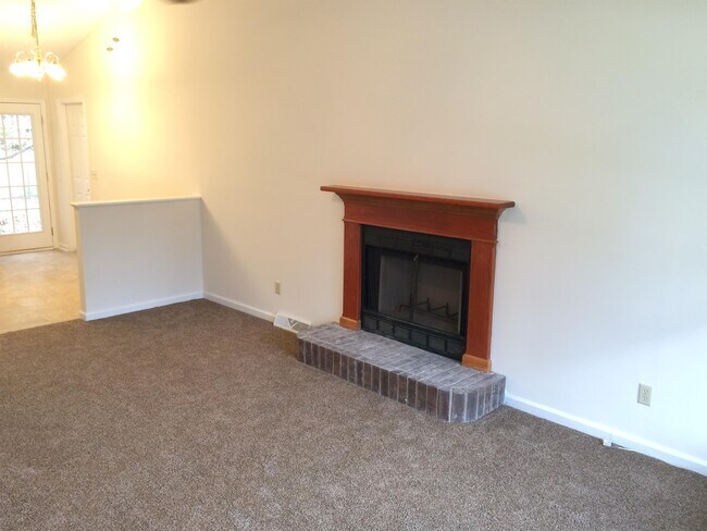 Building Photo - 112 Pecan Grove Ave