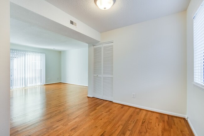 Foto del edificio - 4012 Oak St