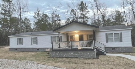 Building Photo - 128 Hall Dr S