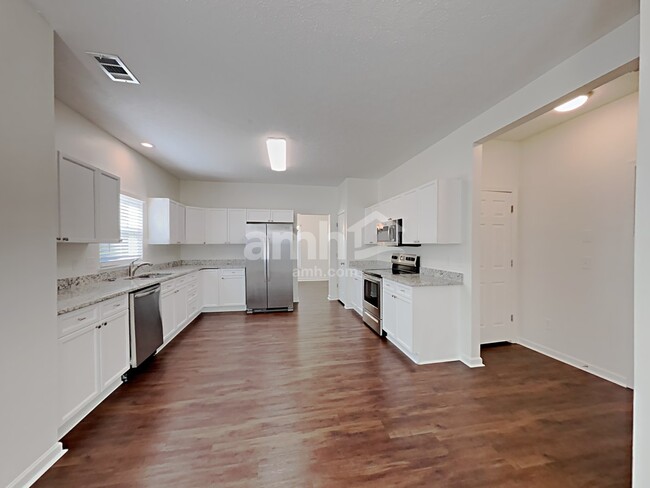 Building Photo - 1668 Comanche Run