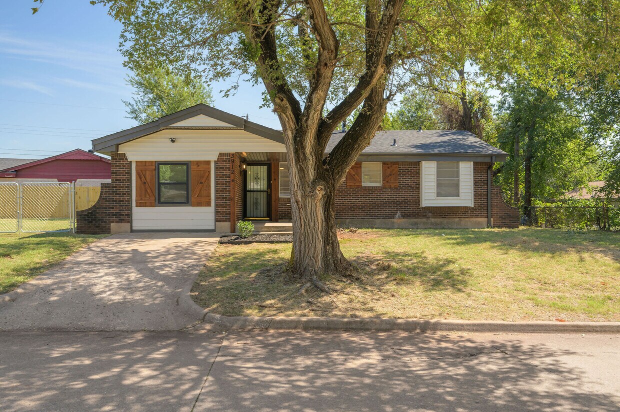 Photo - 3912 Parkwoods Ln (Midwest City, OK)