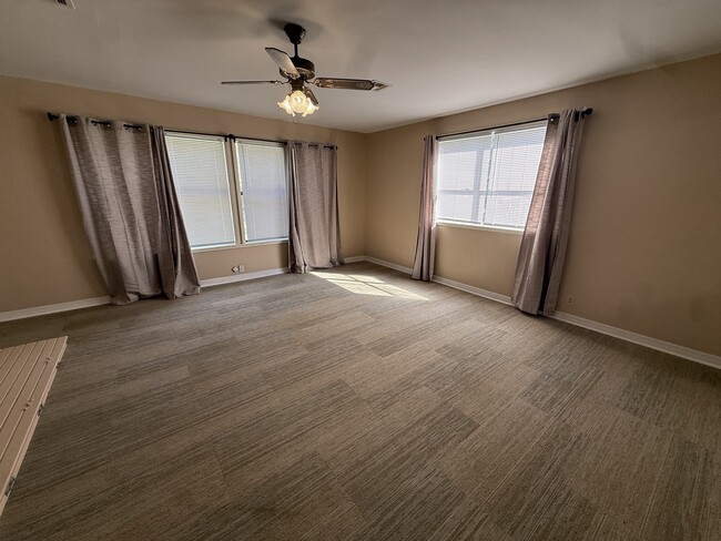 Building Photo - 1424 Chickasaw Blvd